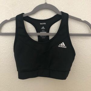 Black sports bra!!